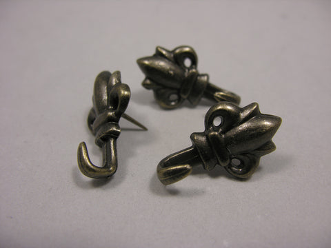 Brass Plated 10 LB Push Pin Hangers